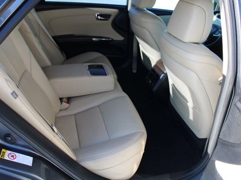 Used 2013 Toyota Avalon Limited image 17