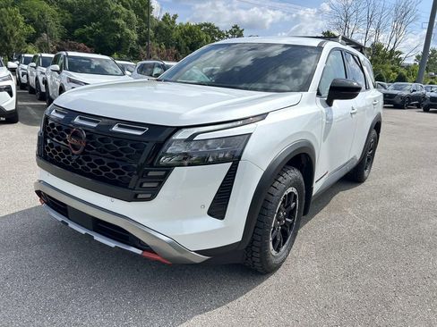 New 2026 Nissan Pathfinder Rock Creek AWD/4WD image 3