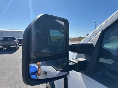 Used 2017 Ford F250 XLT w/ XLT Value Package AWD/4WD image 9