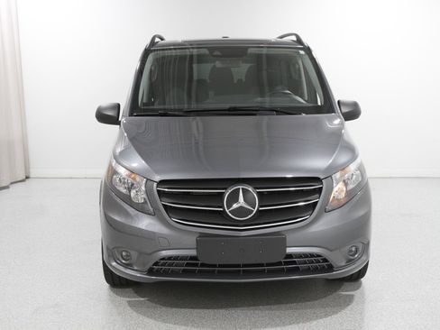 Used 2023 Mercedes-Benz Metris Passenger image 2