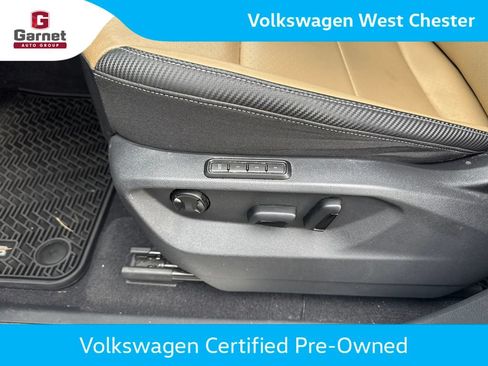 Certified 2023 Volkswagen Atlas Cross Sport SEL R-Line AWD/4WD image 15