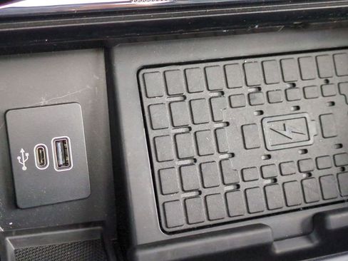 Used 2025 Ford F150 Platinum w/ Equipment Group 702A High image 32