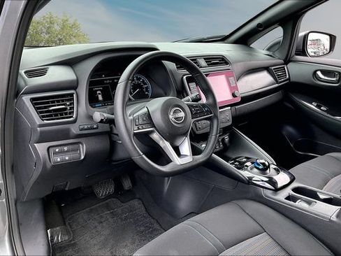 Certified 2025 Nissan Leaf SV Plus FWD image 16