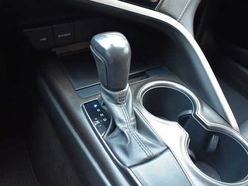 Used 2021 Toyota Camry SE FWD image 25