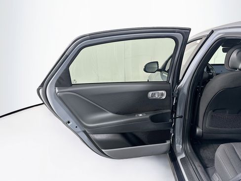 Used 2024 Hyundai Ioniq 6 SE RWD image 27