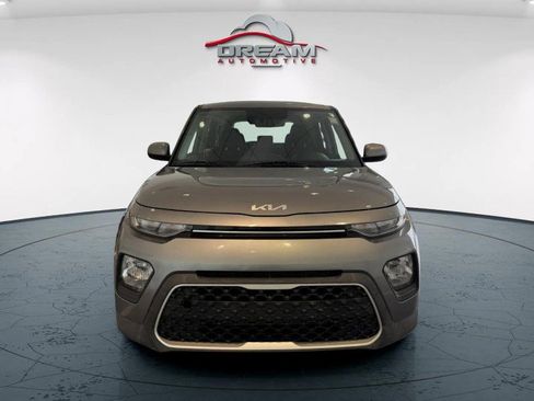 Used 2022 Kia Soul LX w/ Technology Package FWD image 3
