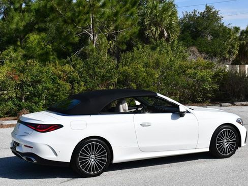 Used 2024 Mercedes-Benz CLE 450 4MATIC Cabriolet image 40