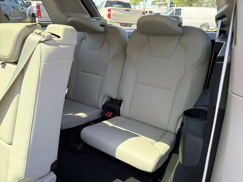 Used 2024 Volvo XC90 B6 Plus AWD/4WD image 31