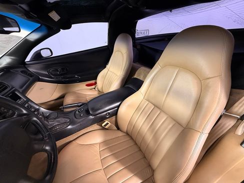 Used 1998 Chevrolet Corvette Coupe w/ Roof Pkg RWD image 41