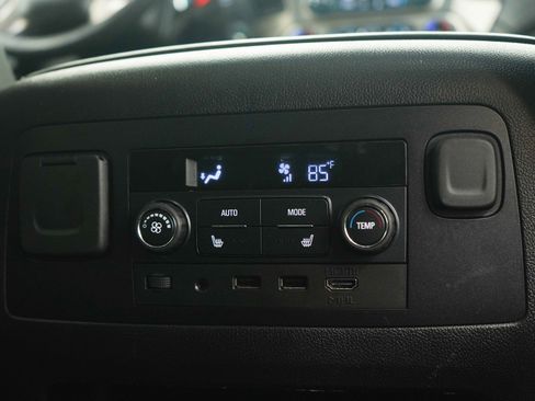 Used 2018 GMC Yukon XL Denali w/ Open Road Package image 18