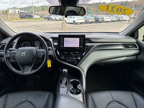 Used 2021 Toyota Camry SE w/ Carpet Mat Package (TMS) image 15