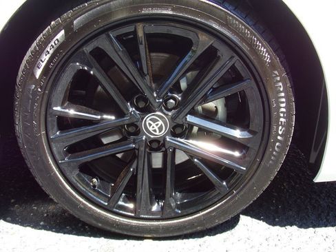 Used 2025 Toyota Camry SE FWD image 15