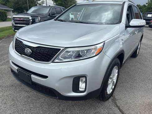 Used 2015 Kia Sorento LX AWD/4WD image 2