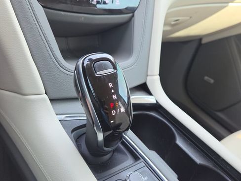 Used 2020 Cadillac XT6 Premium Luxury AWD/4WD image 14