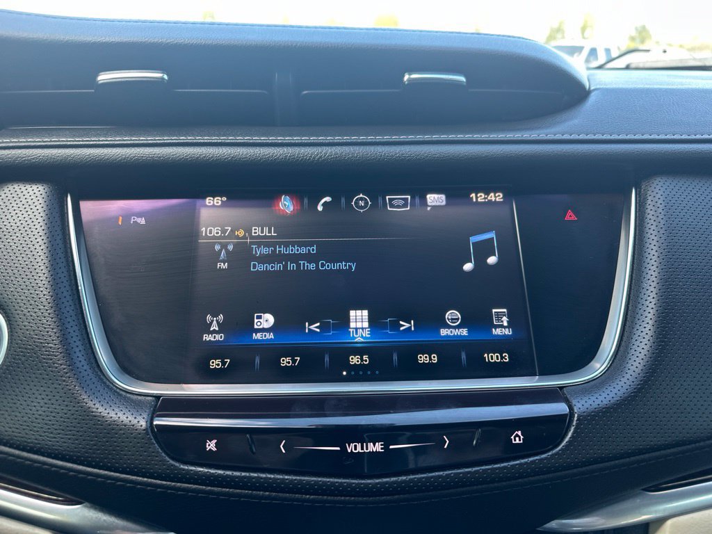 Used 2017 Cadillac XT5 Premium Luxury AWD/4WD image 3