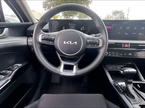 Used 2025 Kia K5 LXS image 5