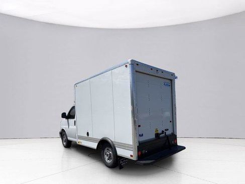 New 2026 GMC Savana 3500 w/ Power Convenience Package RWD image 3