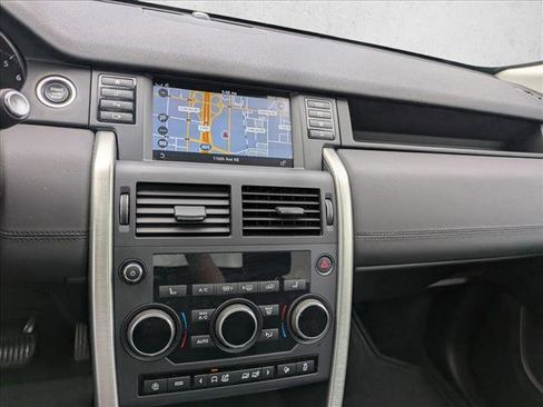 Used 2019 Land Rover Discovery Sport HSE image 14