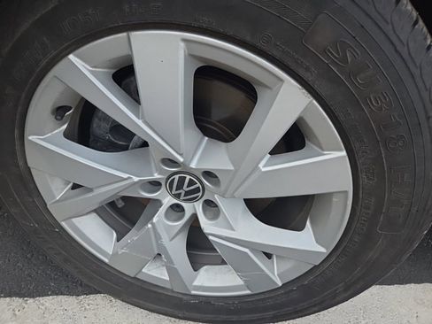 Used 2021 Volkswagen Atlas Cross Sport S image 13