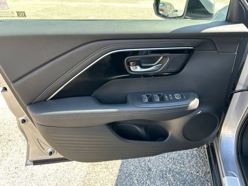 Certified 2025 Acura ADX AWD image 9