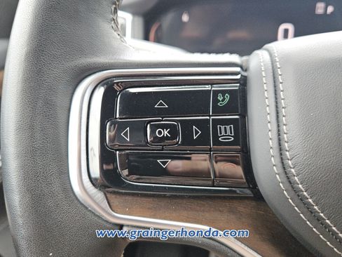 Used 2023 Jeep Grand Wagoneer Series II AWD/4WD image 19