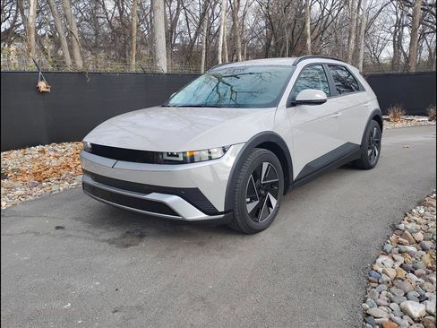 New 2025 Hyundai Ioniq 5 SEL image 2