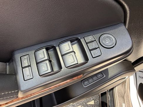 Used 2020 Chevrolet Tahoe Premier RWD image 13