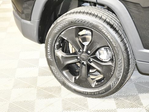 Used 2020 Jeep Compass Latitude image 54