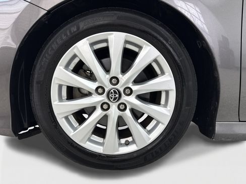 Used 2018 Toyota Camry LE FWD image 48