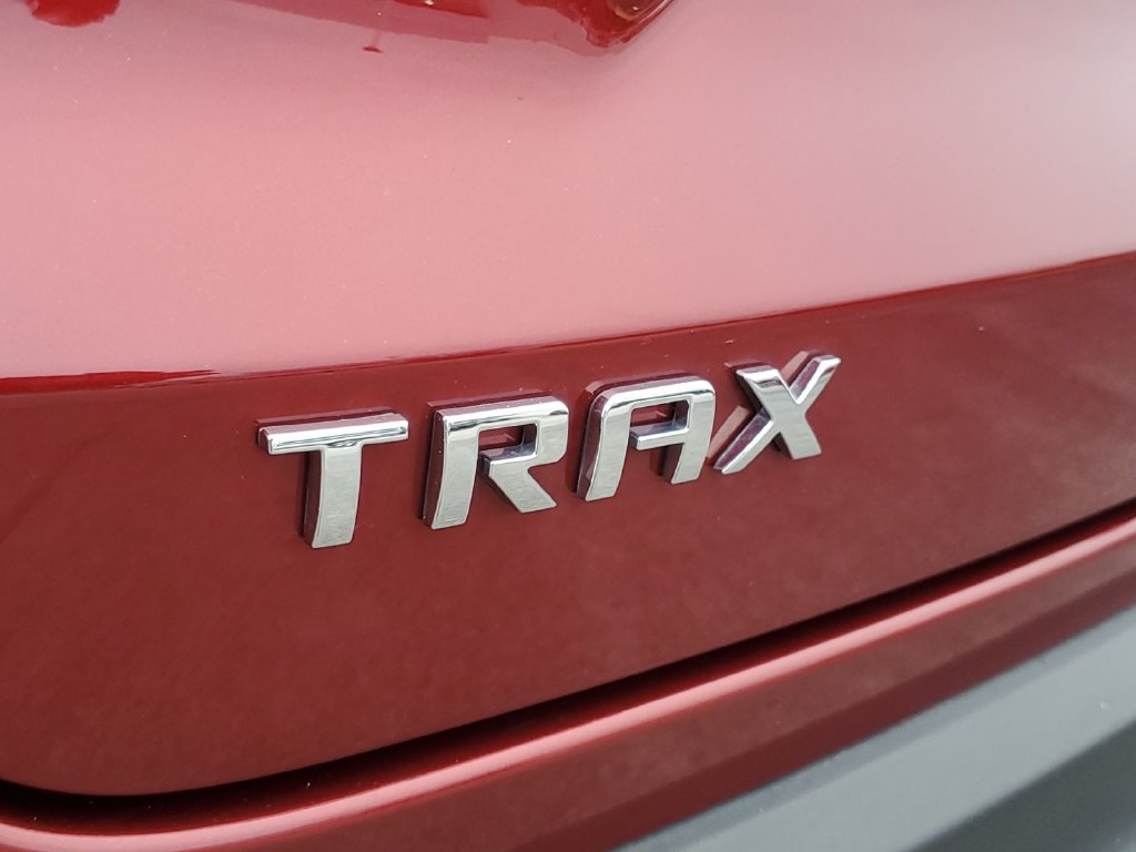 Used 2025 Chevrolet Trax LT FWD image 29