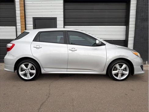 Used 2010 Toyota Matrix S FWD image 11