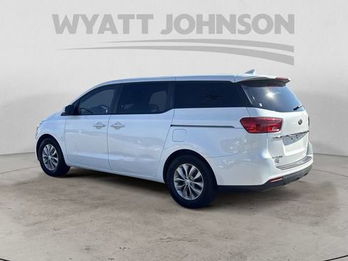 Used 2021 Kia Sedona LX FWD image 3