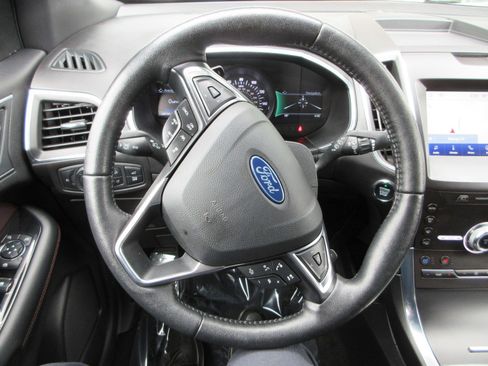 Used 2020 Ford Edge Titanium w/ Equipment Group 301A AWD/4WD image 36