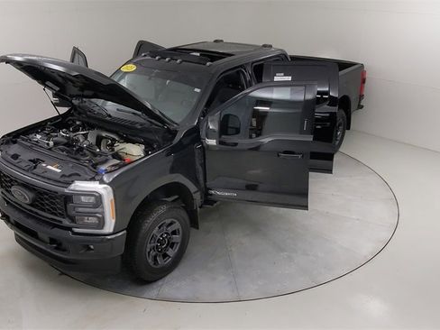 Certified 2023 Ford F250 Lariat w/ Lariat Ultimate Package image 59