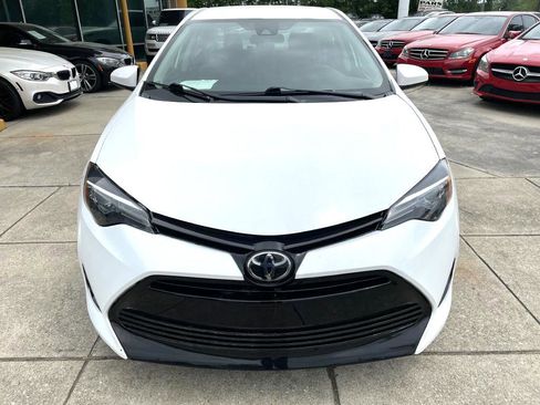 Used 2019 Toyota Corolla LE image 2