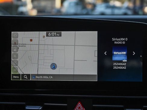 New 2025 Hyundai Elantra SEL image 18