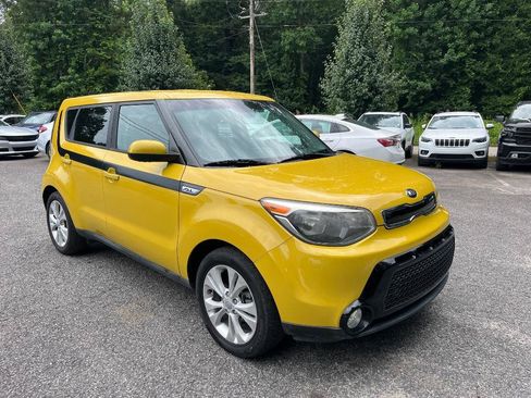 Used 2016 Kia Soul + FWD image 12