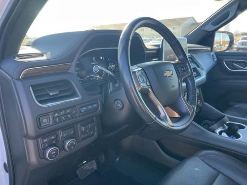 Used 2022 Chevrolet Suburban High Country image 17