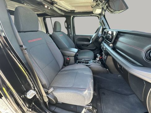 Used 2026 Jeep Wrangler Unlimited Rubicon AWD/4WD image 23