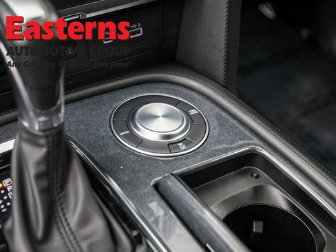 Used 2024 Nissan Armada SV image 23