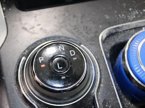 Used 2020 Ford Fusion SE image 26