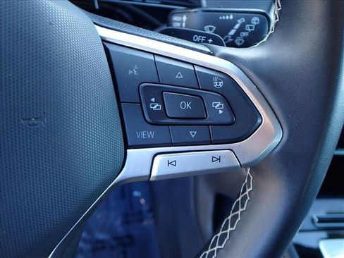 Used 2024 Volkswagen Atlas Cross Sport SE image 17