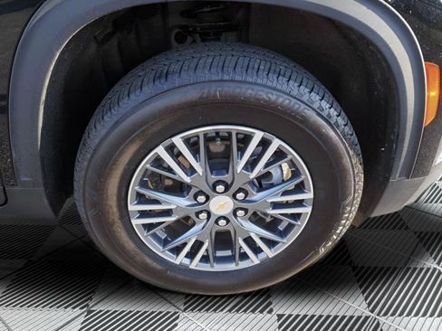 Used 2024 Chevrolet Traverse LS AWD/4WD image 34
