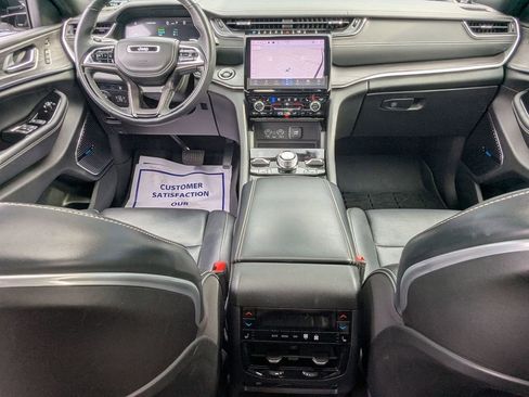 Used 2022 Jeep Grand Cherokee Overland w/ Advanced Protech Group III image 28