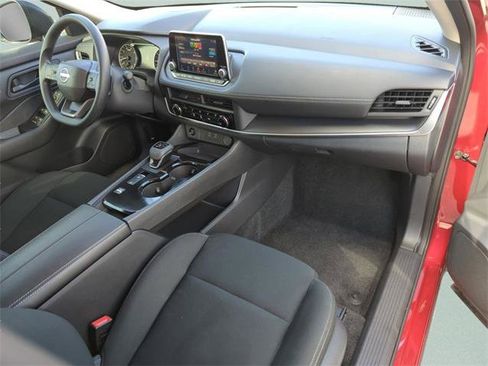 Certified 2025 Nissan Rogue S image 17