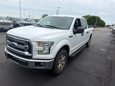 Used 2015 Ford F150 XLT w/ Equipment Group 301A Mid AWD/4WD image 4