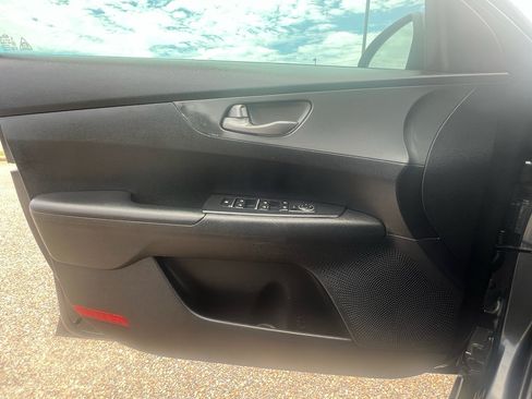 Used 2020 Kia Forte Sedan FWD image 18