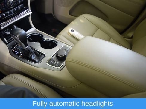 Used 2020 Jeep Grand Cherokee Limited AWD/4WD image 14