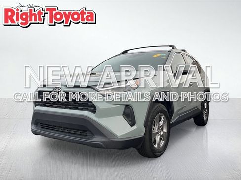 Used 2022 Toyota RAV4 XLE FWD image 1