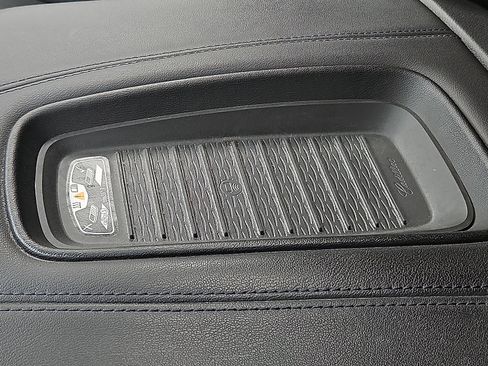 Used 2019 Cadillac Escalade Luxury image 22